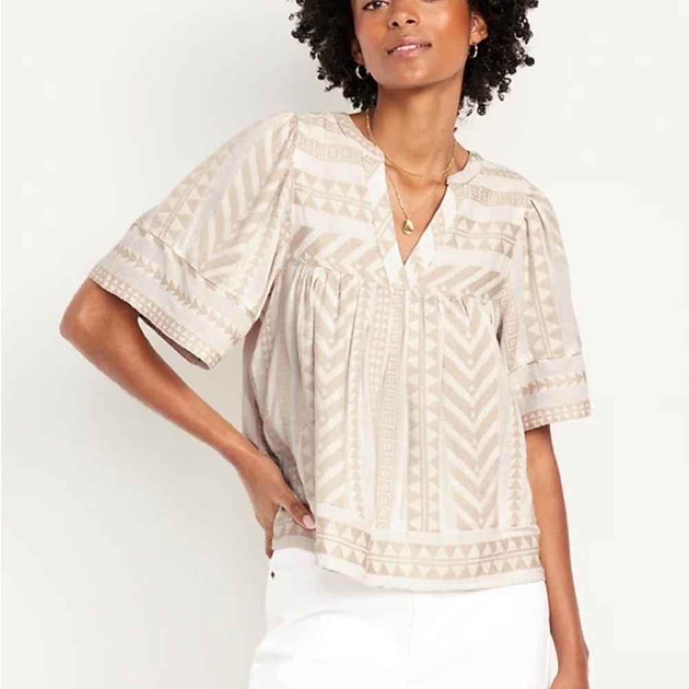NWOT Old Navy Cream Boxy Short Sleeve Blouse